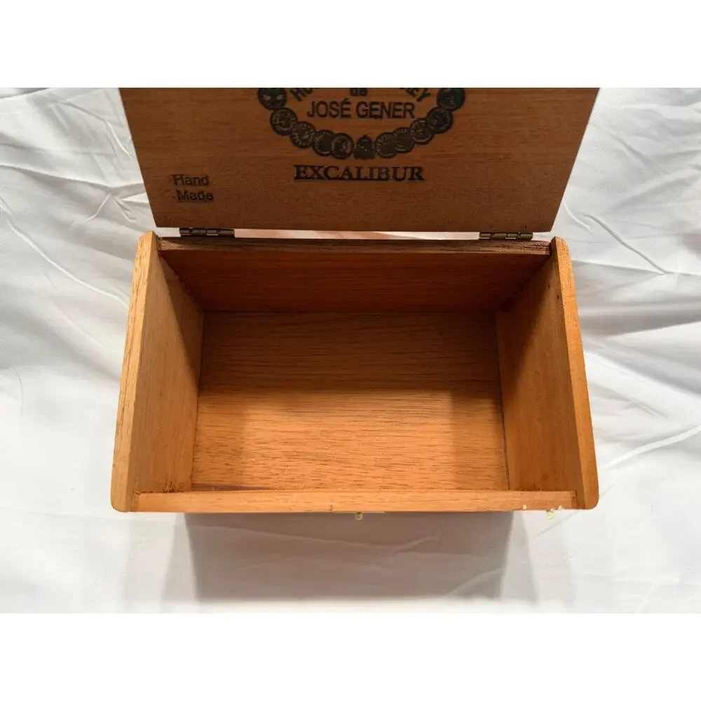 Hoyo De Monterrey Excalibur No. 1 Empty Wooden Cigar Box 8x5x4